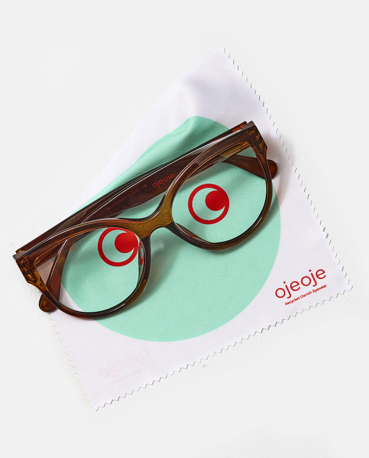 OjeOje Pudseklud - face